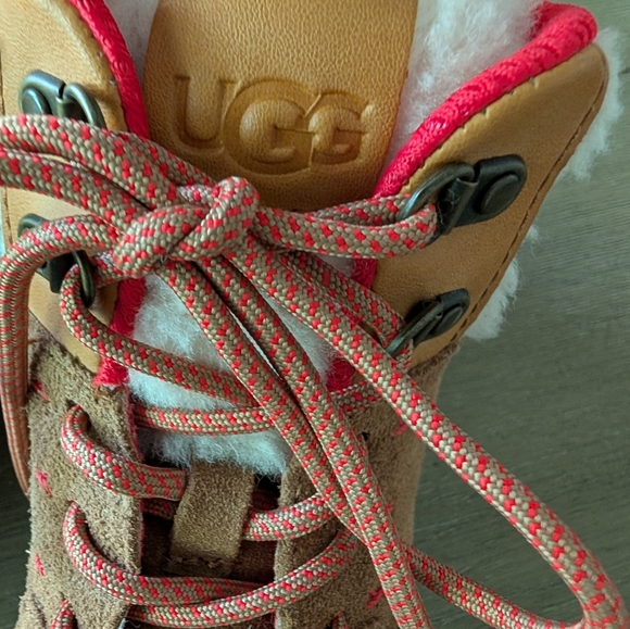 UGG Highland Hi Heritage Sneakers New! Size 8 - Picture 11 of 13